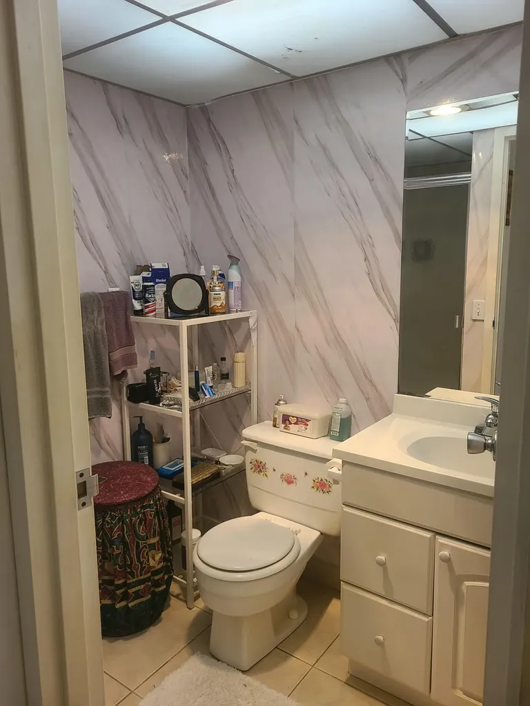 257 Brittany F Delray Beach FL 33446