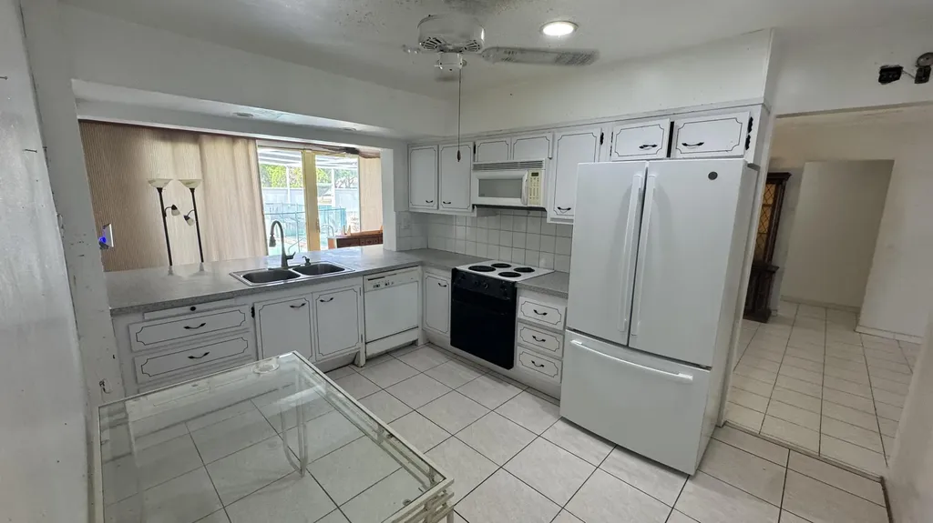 5401 W Park Road Hollywood FL 33021