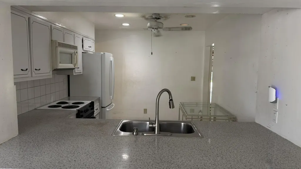 5401 W Park Road Hollywood FL 33021