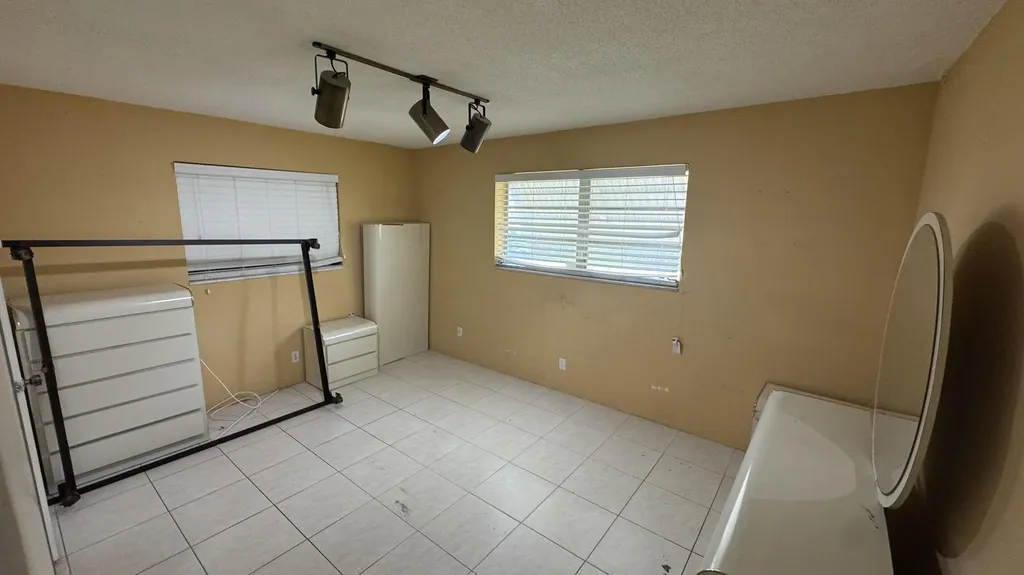 5401 W Park Road Hollywood FL 33021