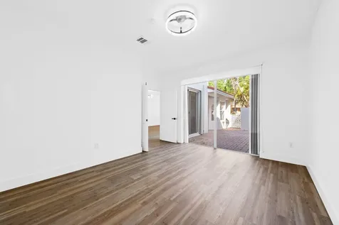 1551 Seagrape Way Hollywood FL 33019