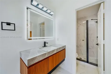 1551 Seagrape Way Hollywood FL 33019