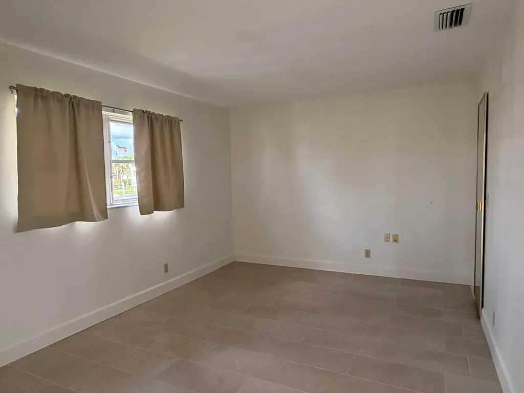 5800 Fernley Drive W West Palm Beach FL 33415