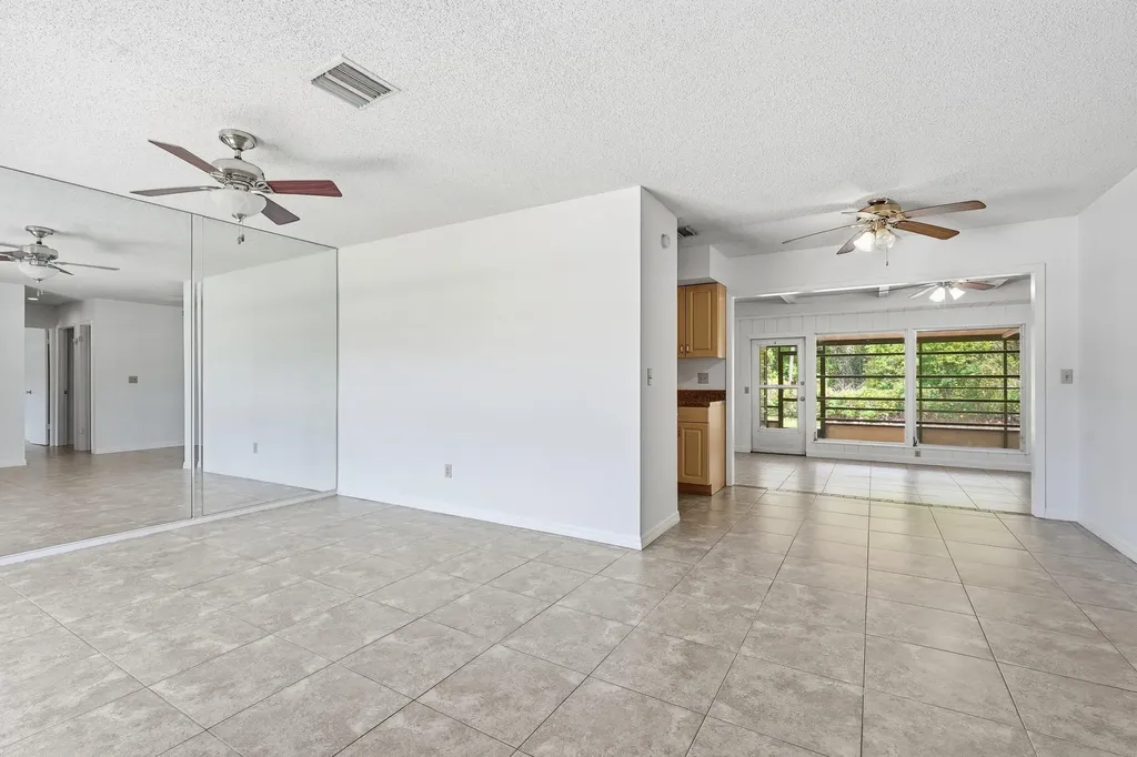 445 NE Armory Circle Port St Lucie FL 34983