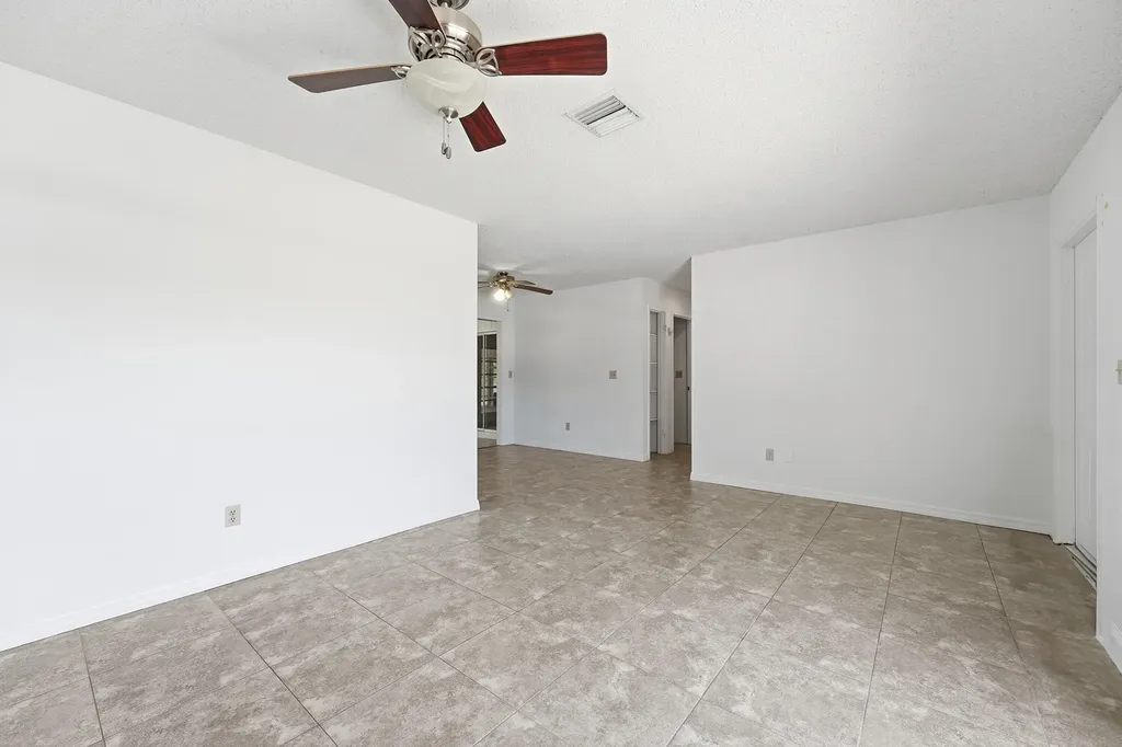 445 NE Armory Circle Port St Lucie FL 34983