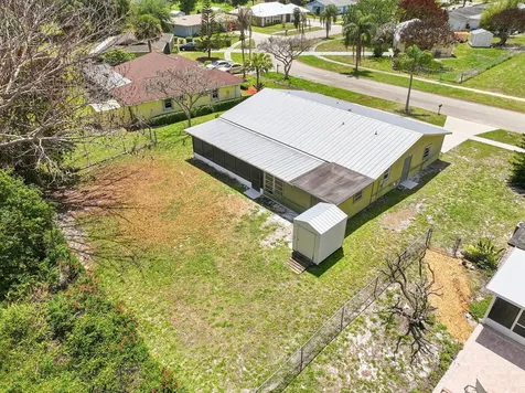 445 NE Armory Circle Port St Lucie FL 34983