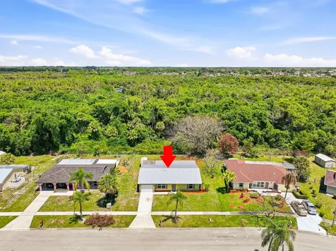 445 NE Armory Circle Port St Lucie FL 34983