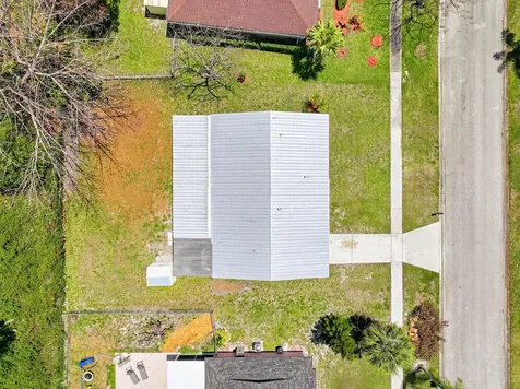 445 NE Armory Circle Port St Lucie FL 34983