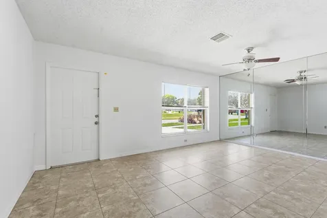 445 NE Armory Circle Port St Lucie FL 34983
