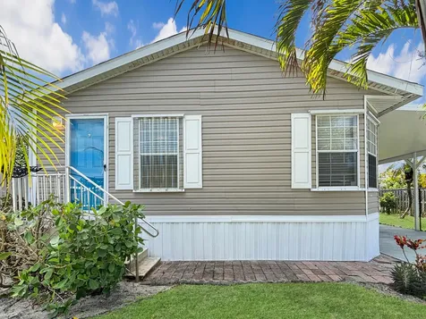 7568 SE Swan Avenue Hobe Sound FL 33455