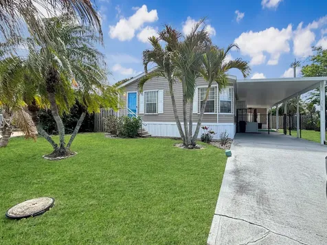 7568 SE Swan Avenue Hobe Sound FL 33455