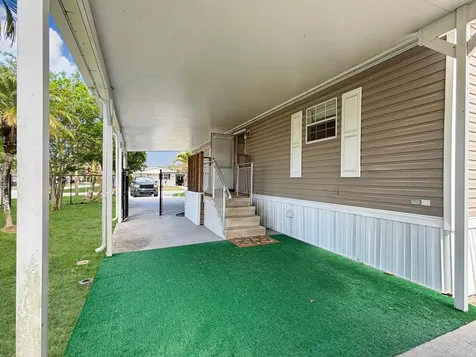 7568 SE Swan Avenue Hobe Sound FL 33455