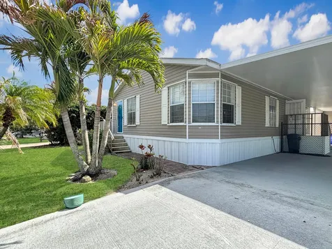 7568 SE Swan Avenue Hobe Sound FL 33455