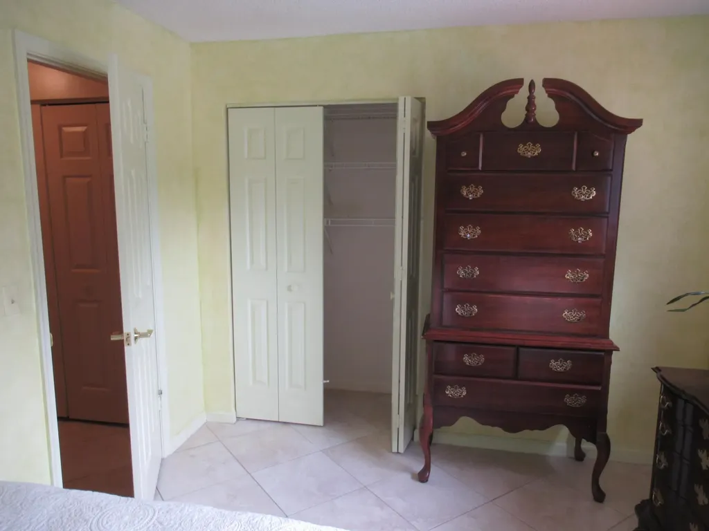 4 E Lexington Lane Lane E Palm Beach Gardens FL 33418