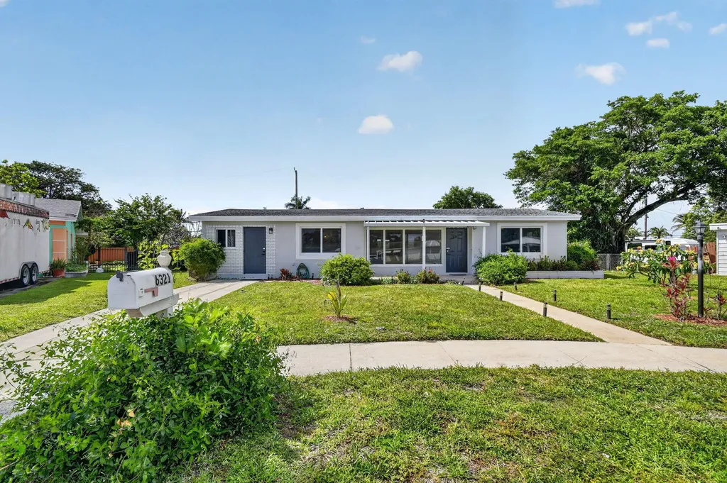 6321 Nowata Circle Lake Worth FL 33462