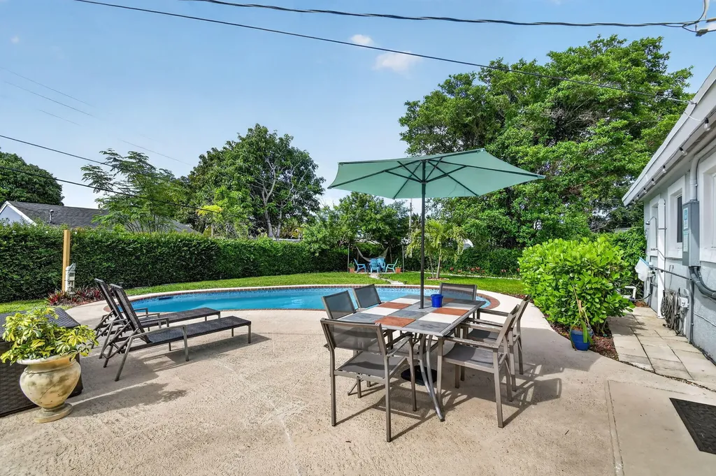 6321 Nowata Circle Lake Worth FL 33462