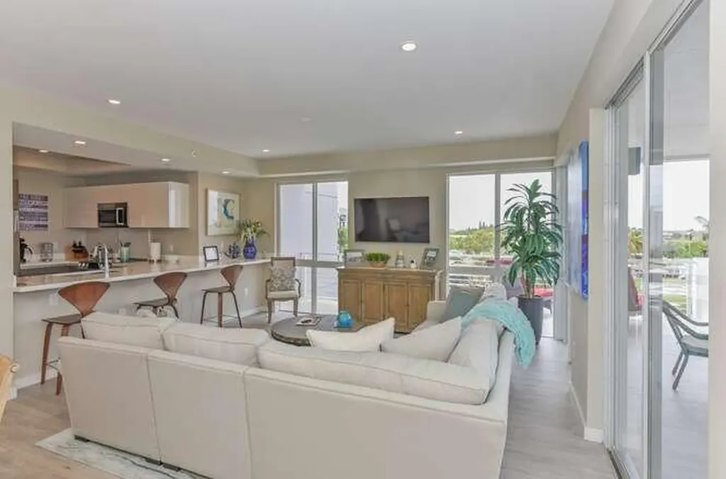 51 SE 19th Avenue Deerfield Beach FL 33441