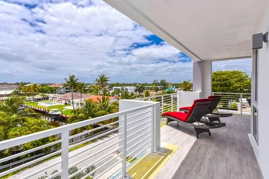 51 SE 19th Avenue Deerfield Beach FL 33441