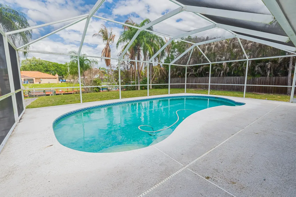 417 SE Verada Avenue Port St Lucie FL 34983