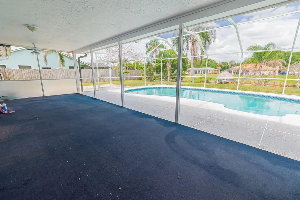 417 SE Verada Avenue Port St Lucie FL 34983