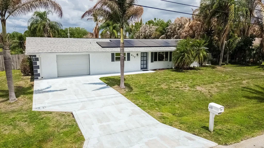 417 SE Verada Avenue Port St Lucie FL 34983