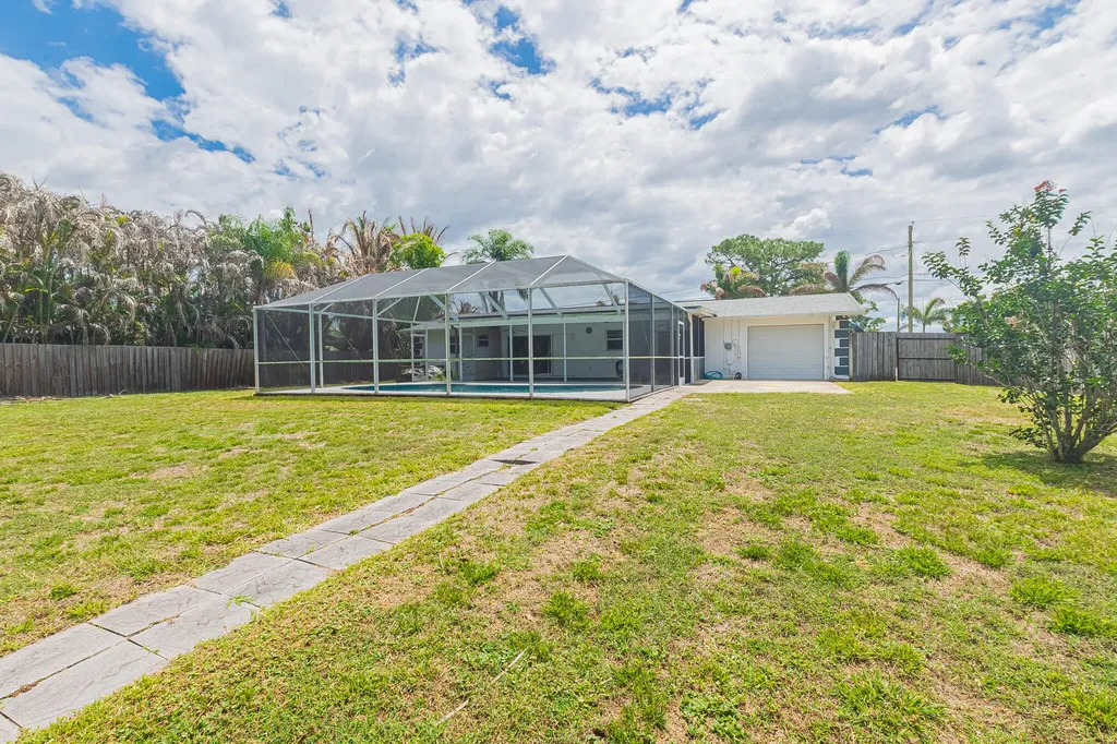 417 SE Verada Avenue Port St Lucie FL 34983