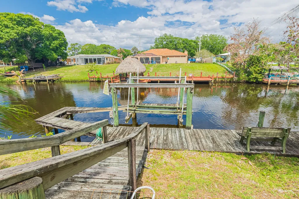 417 SE Verada Avenue Port St Lucie FL 34983