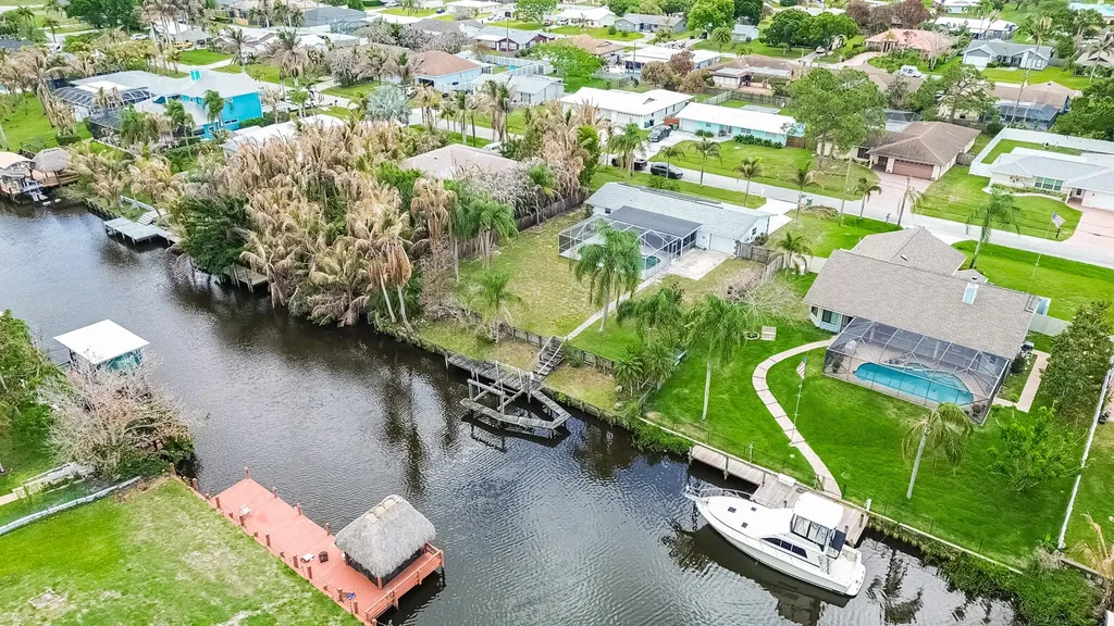 417 SE Verada Avenue Port St Lucie FL 34983