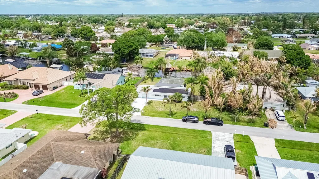 417 SE Verada Avenue Port St Lucie FL 34983