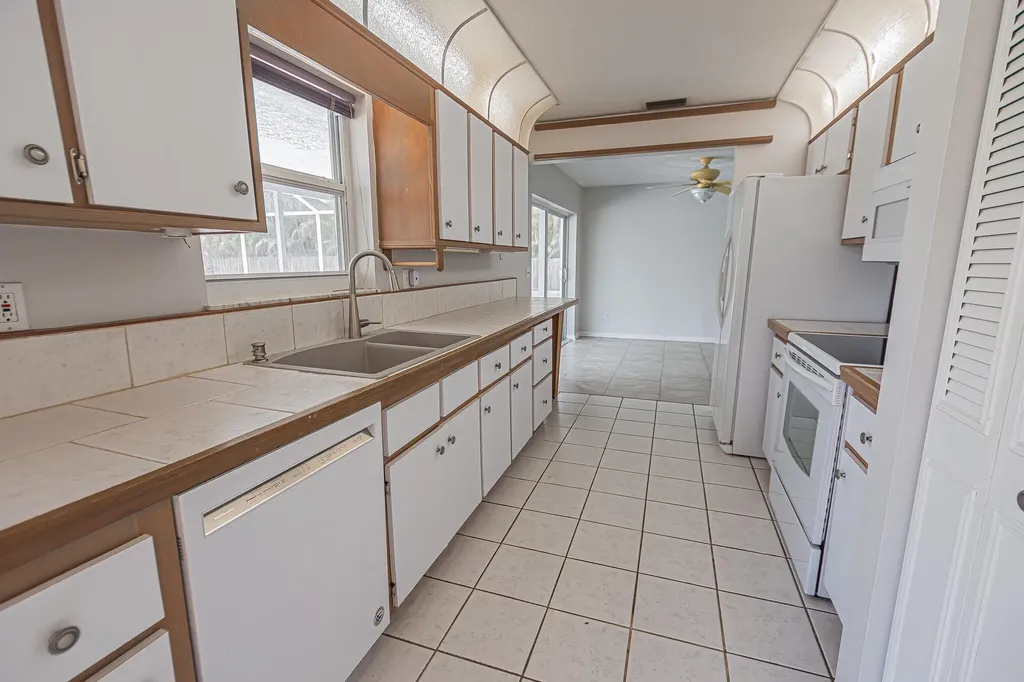 417 SE Verada Avenue Port St Lucie FL 34983