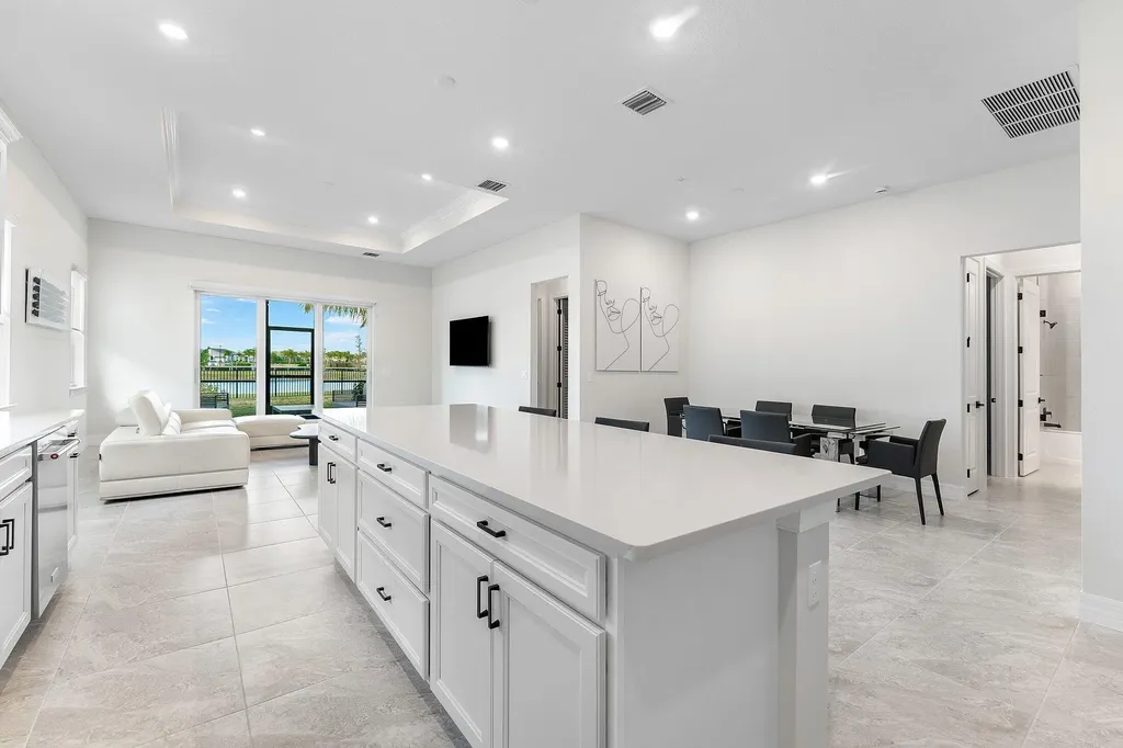 12325 Frontline Lane Palm Beach Gardens FL 33412