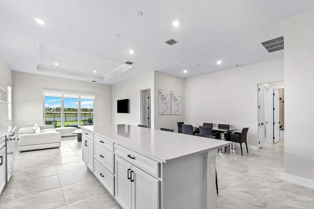12325 Frontline Lane Palm Beach Gardens FL 33412