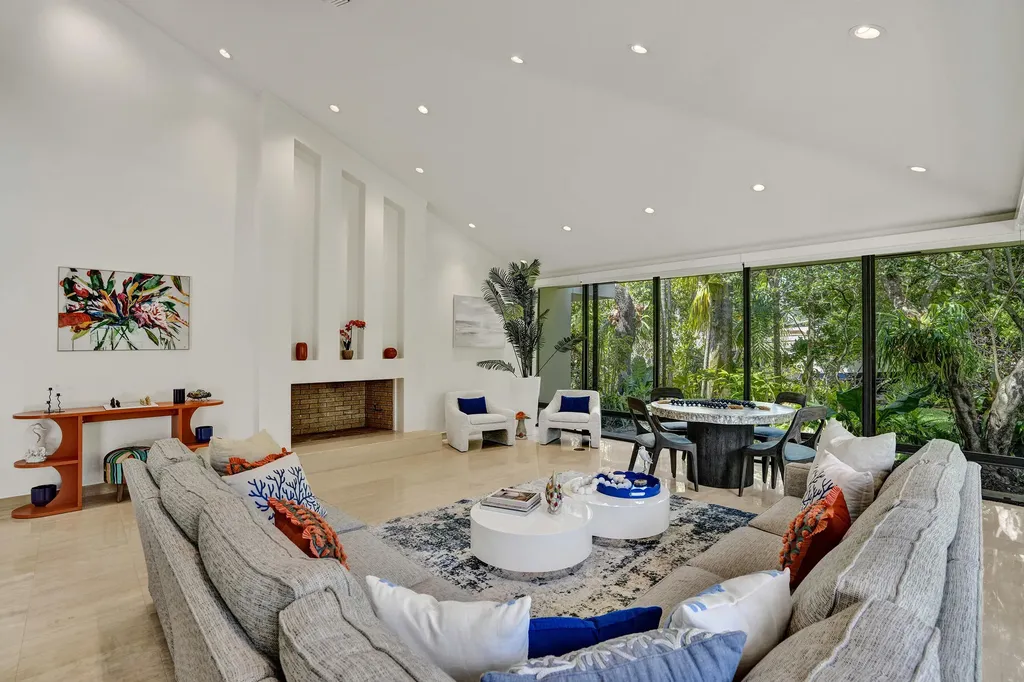 2441 SW 28th Avenue Fort Lauderdale FL 33312