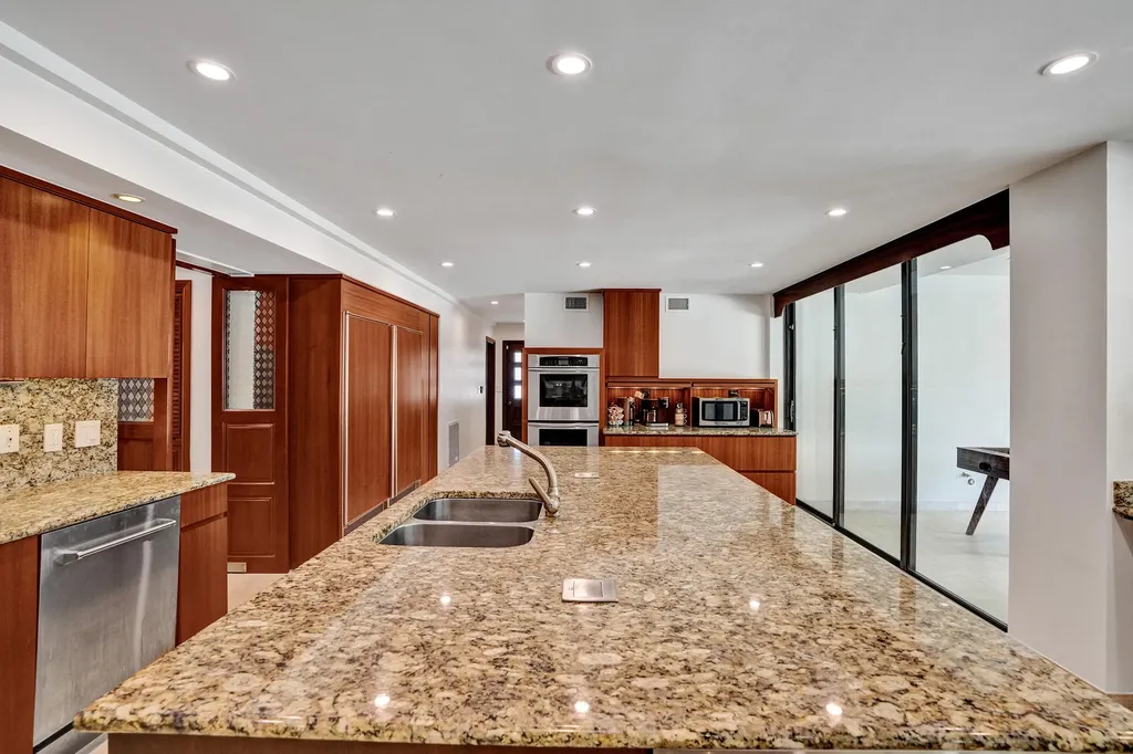 2441 SW 28th Avenue Fort Lauderdale FL 33312