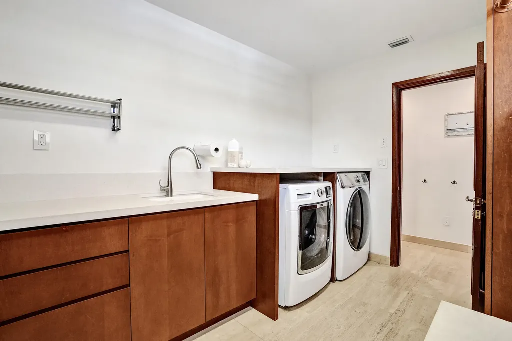 2441 SW 28th Avenue Fort Lauderdale FL 33312