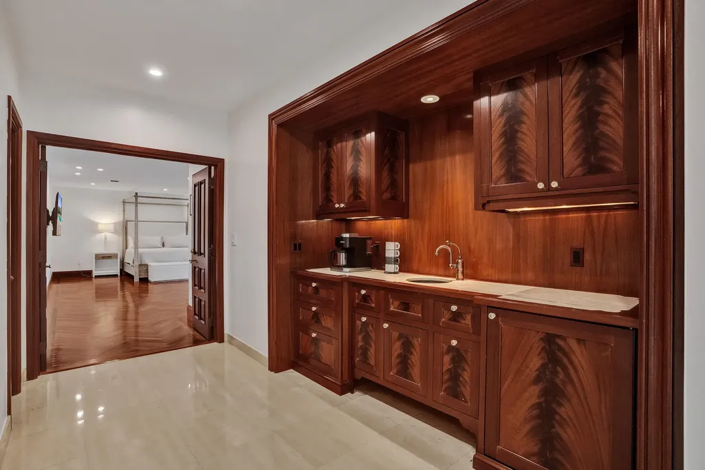 2441 SW 28th Avenue Fort Lauderdale FL 33312