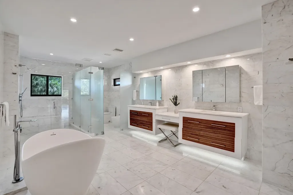 2441 SW 28th Avenue Fort Lauderdale FL 33312