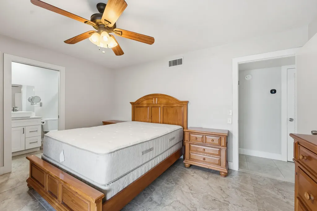 566 Piedmont L Delray Beach FL 33484