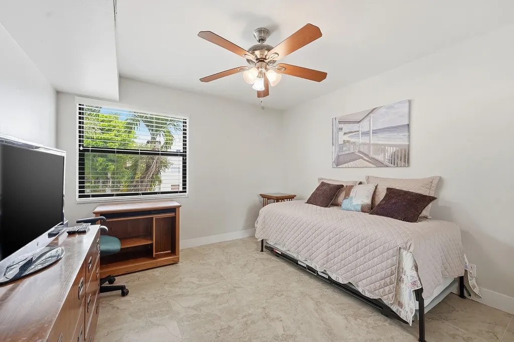 566 Piedmont L Delray Beach FL 33484
