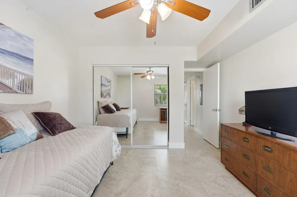 566 Piedmont L Delray Beach FL 33484