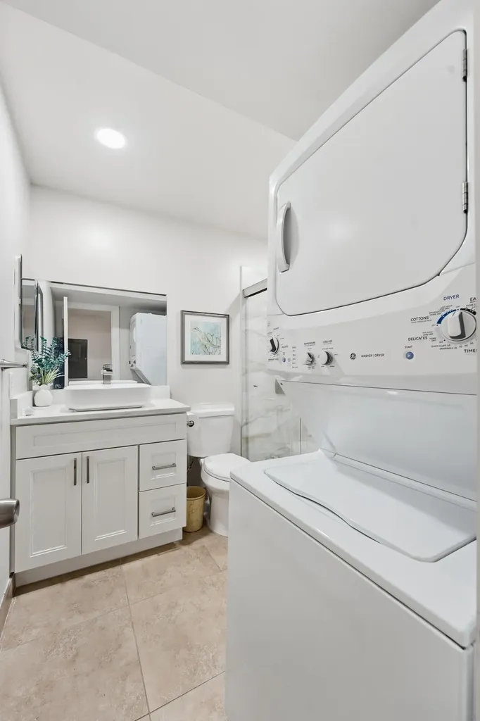 566 Piedmont L Delray Beach FL 33484