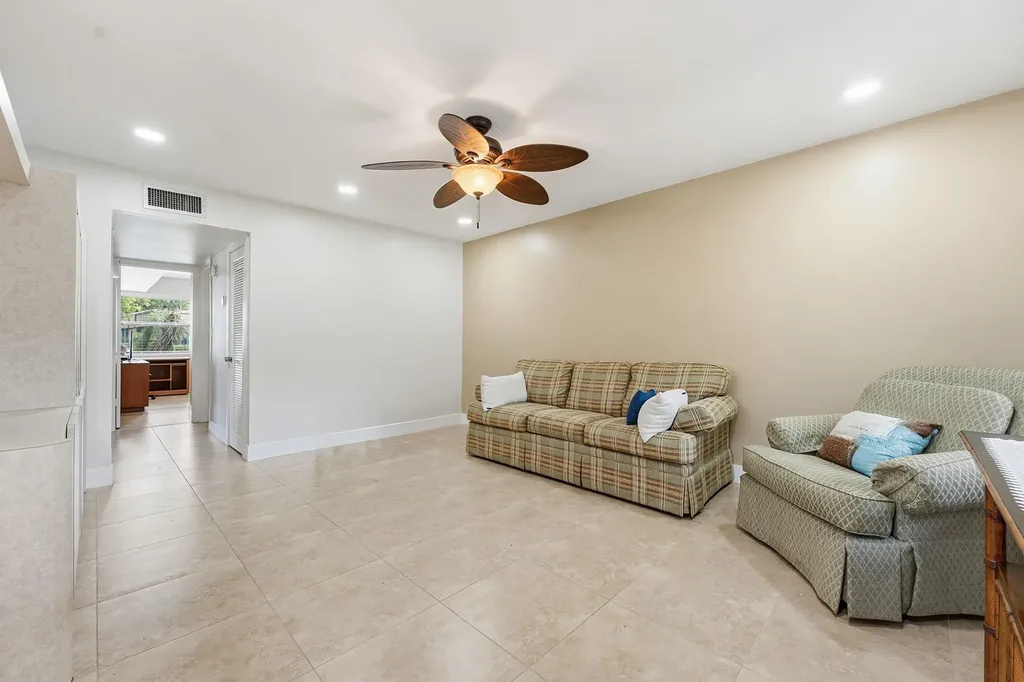566 Piedmont L Delray Beach FL 33484