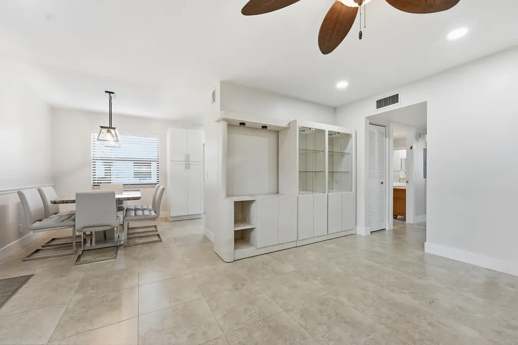 566 Piedmont L Delray Beach FL 33484