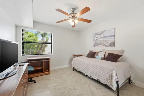 566 Piedmont L Delray Beach FL 33484