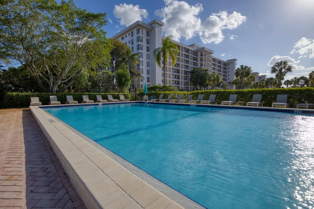 2950 N Palm Aire Drive Pompano Beach FL 33069