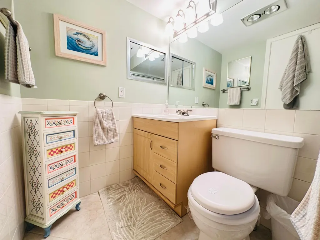 2132 Cambridge F Deerfield Beach FL 33442
