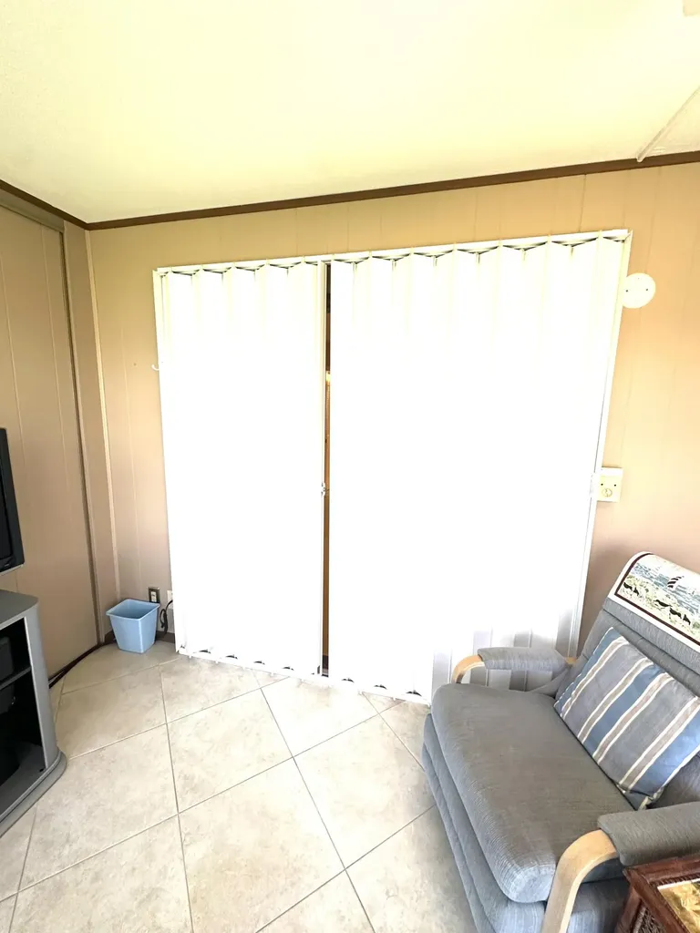 2132 Cambridge F Deerfield Beach FL 33442