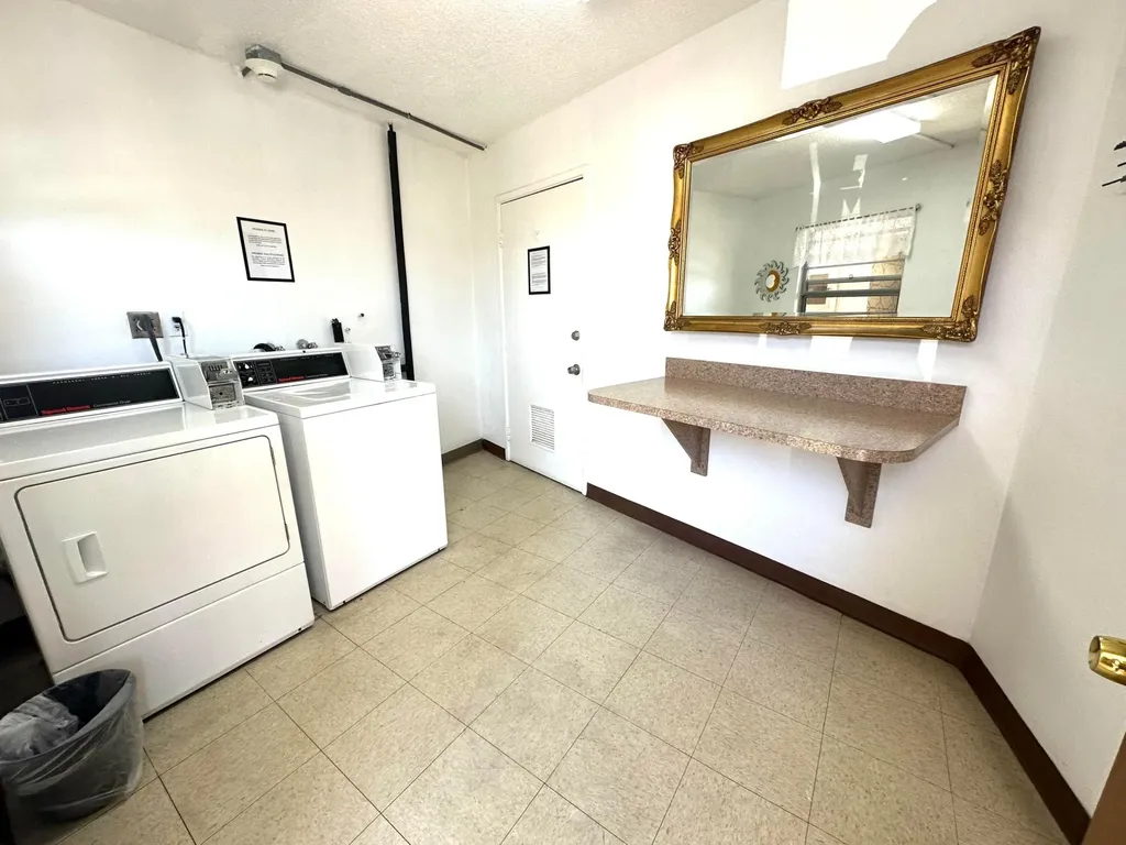 2132 Cambridge F Deerfield Beach FL 33442
