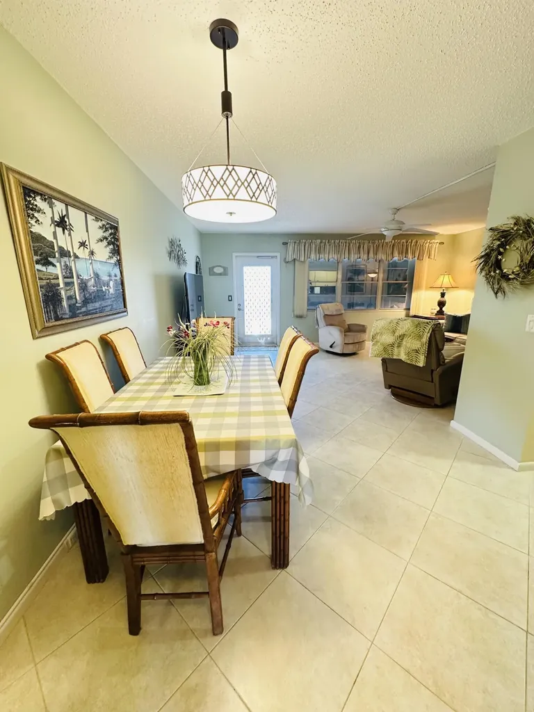 2132 Cambridge F Deerfield Beach FL 33442