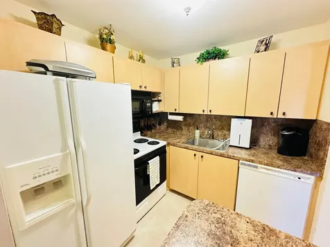 2132 Cambridge F Deerfield Beach FL 33442